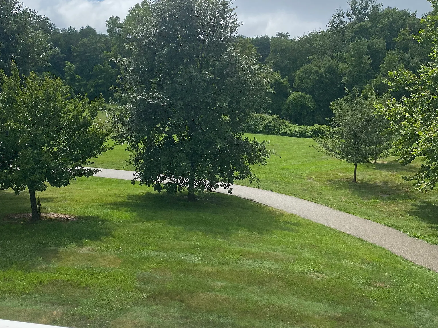 3 bed, 1940 sqft, $3,500 — Photo 3