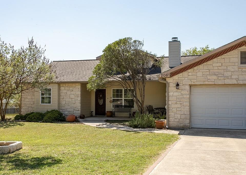 1st image of 206 Oakview Dr