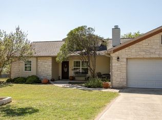 206 Oakview Dr, Kerrville, TX 78028
