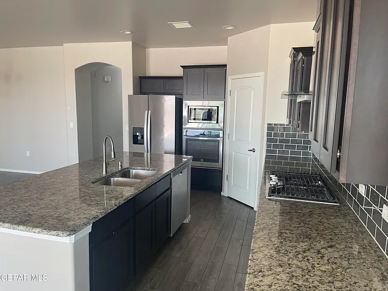 13136 Celtic Dr — Photo 3
