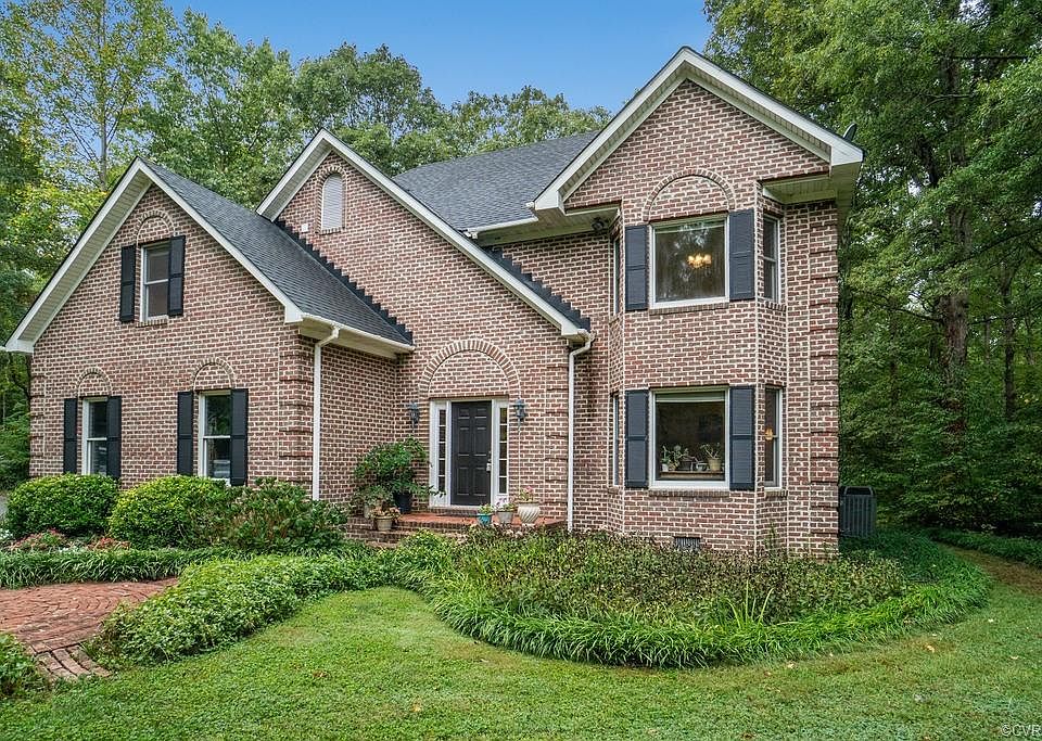 1st image of 13003 Pinewood Ln