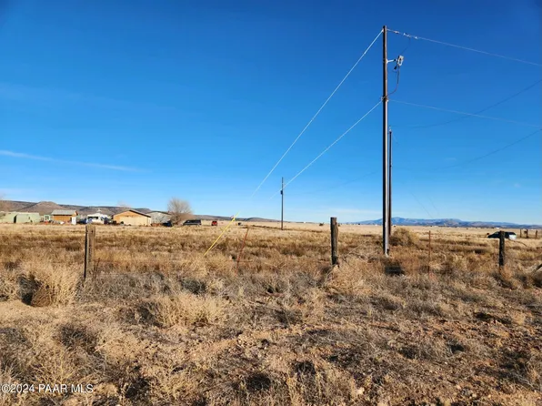 3962 W Limestone Dr, Paulden, AZ 86334