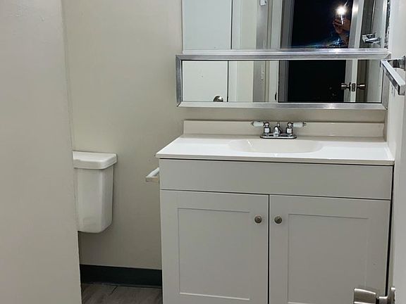 5th image of 1410 Herbert Dr #U