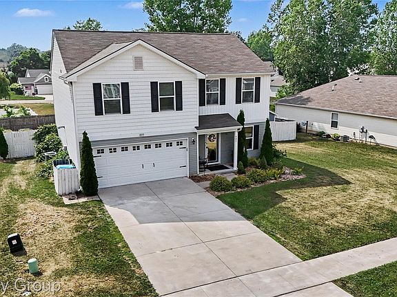 4th image of 605 Rockway Dr