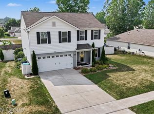 605 Rockway Dr, Linden, MI 48451