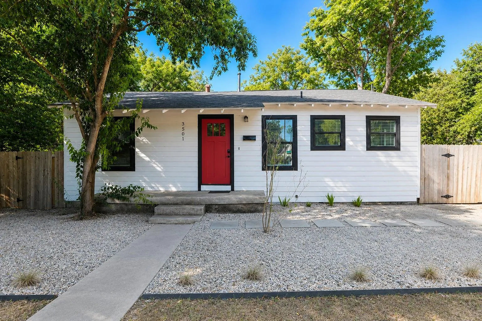 3 bed, 2.0 bath, 1126 sqft, $2,850 — Photo 1