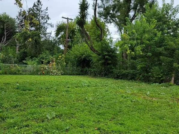 1687 Bolton St, Walled Lake, MI 48390