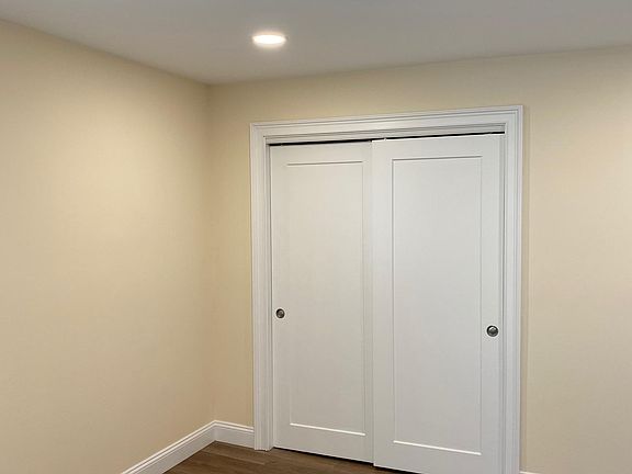 4th image of 201 Waterman St APT 2