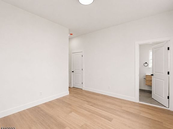 5th image of 361 21St St