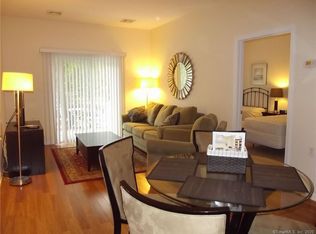 100C Danbury Rd #1P, Ridgefield, CT 06877