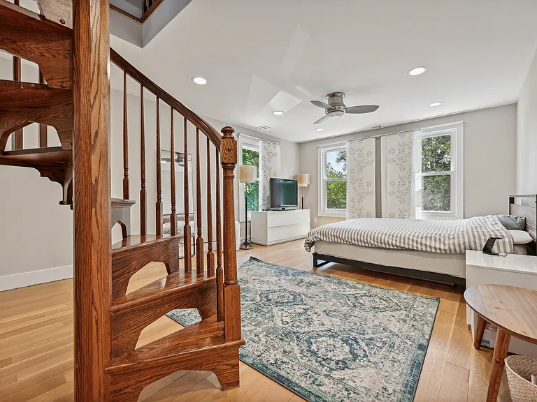 63 E Cedar St — Photo 22