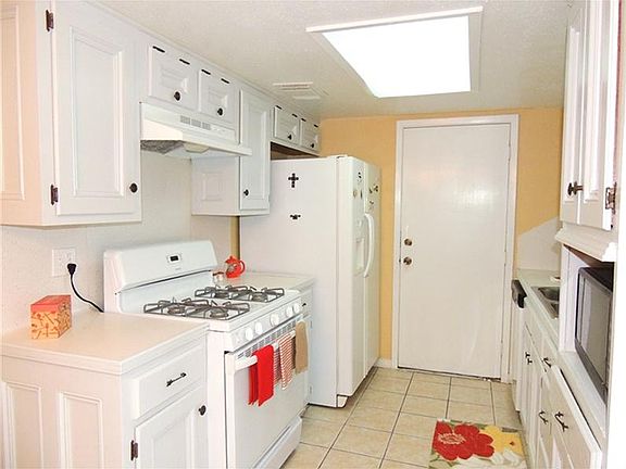 2nd image of 7722 Vernwood St