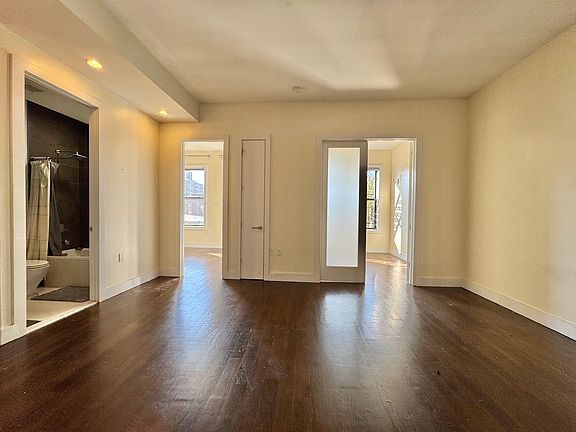 3rd image of 137 Manhattan Ave #4C