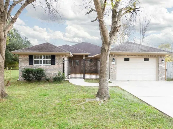 9135 Riggs St, Beaumont, TX 77707