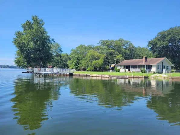 822 Old Oak Dr, Greenwood, SC 29649