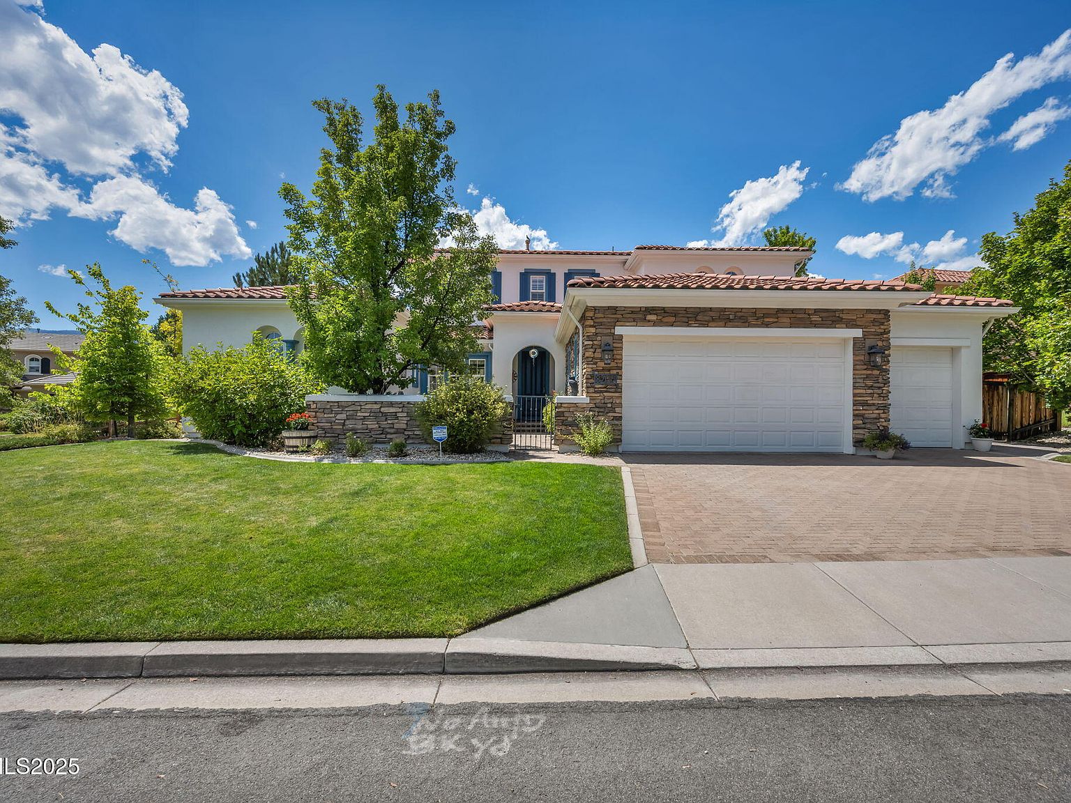 8200 Antler Pointe Ct