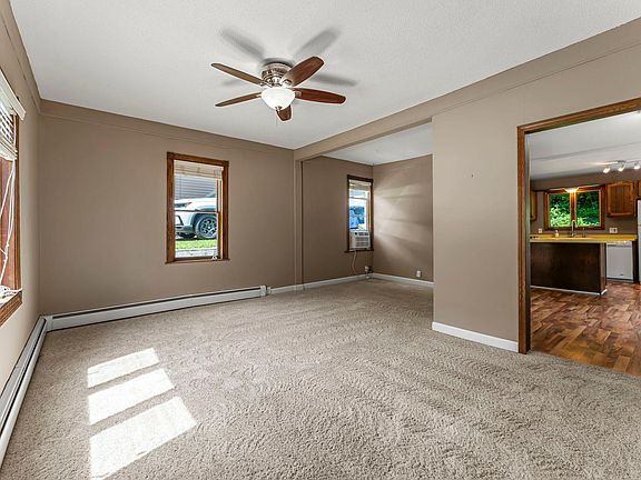 5th image of 1062 Putnam Ave