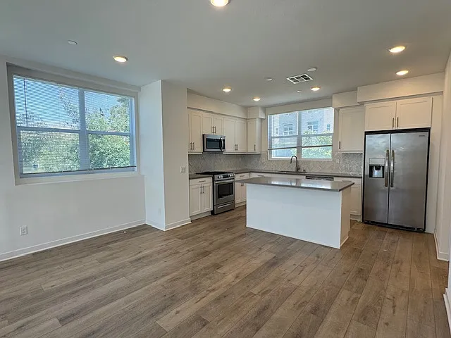 Primary Photo - 10462 Harlow Cir #20