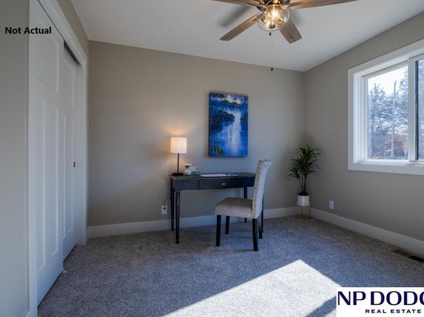 4910 Alma St, Lincoln, NE 68514