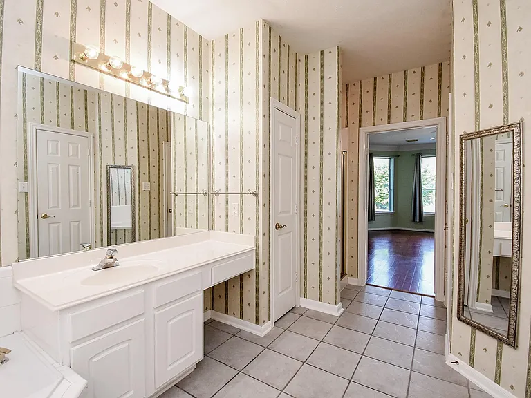 2719 Mossy Log Ct — Photo 32