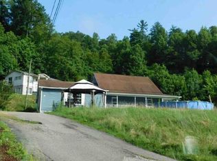 99 Falls Br, Turkey Creek, KY 41514