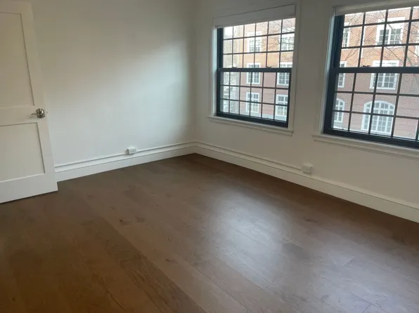 1190 Massachusetts Ave, Cambridge, MA