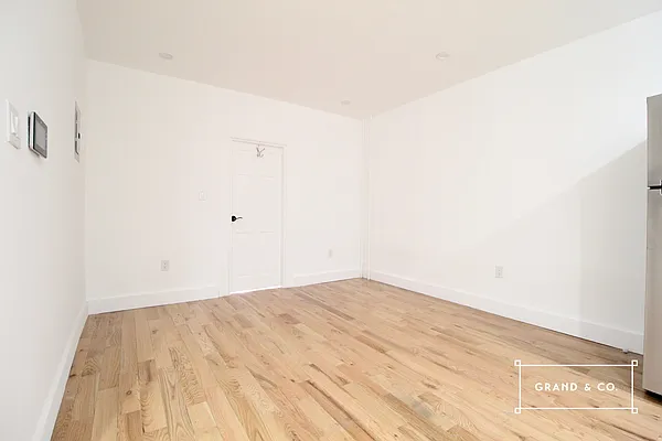 Rented by Grand & Co. | media 5