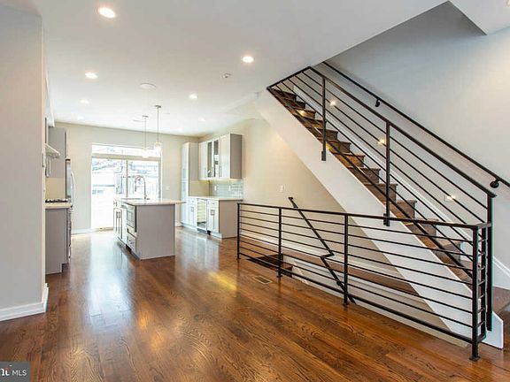 3rd image of 1826 Latona St