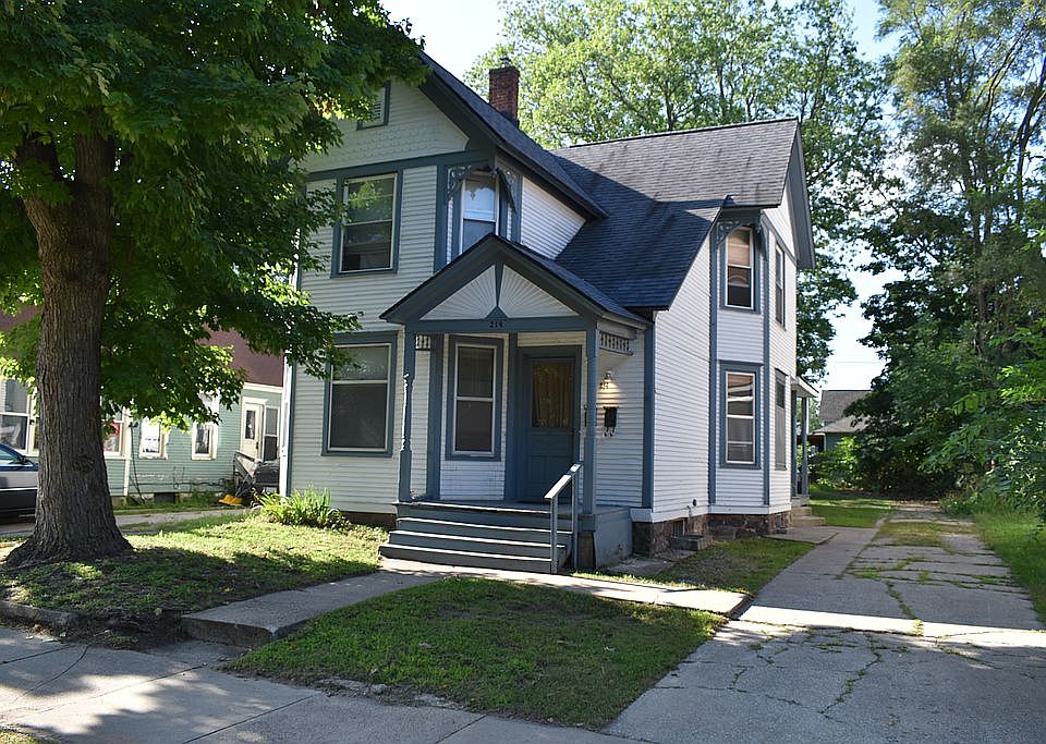 1st image of 214 W 13th St