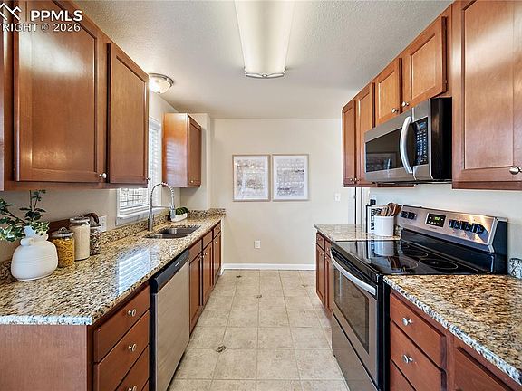 5th image of 521 Clearview Dr