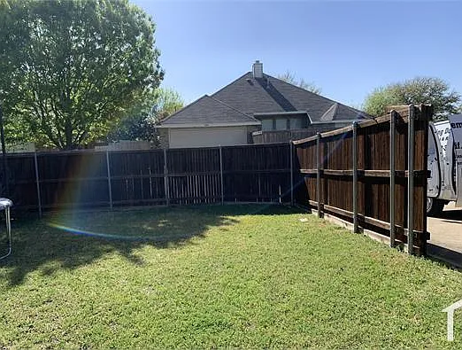 8409 Greenfield Dr — Photo 9