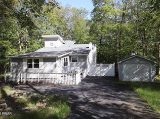 159 Lamplighter Ln, Lackawaxen, PA 18435