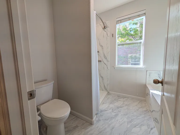 501 Elmhurst Way #A — Photo 21