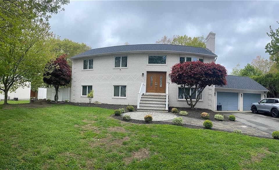 1st image of 31 Wildflower Dr