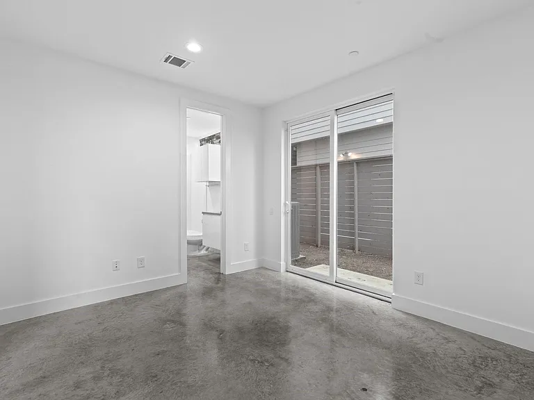 5915 E Post Oak Ln — Photo 5