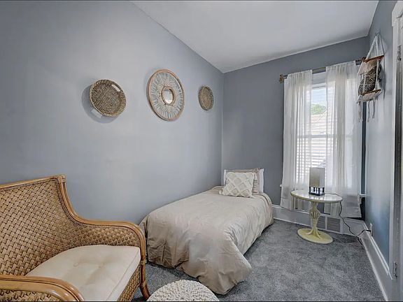 3rd image of 3143 N Holton St #3143