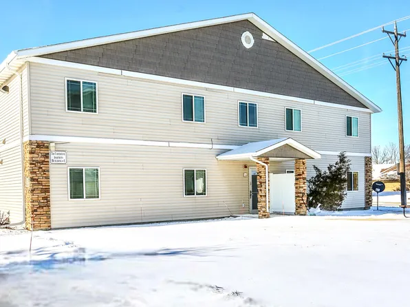 1619 Miller Ln, Aberdeen, SD 57401