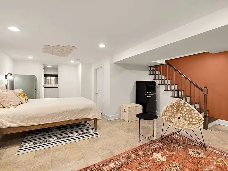 637 Keefer Pl NW — Photo 15