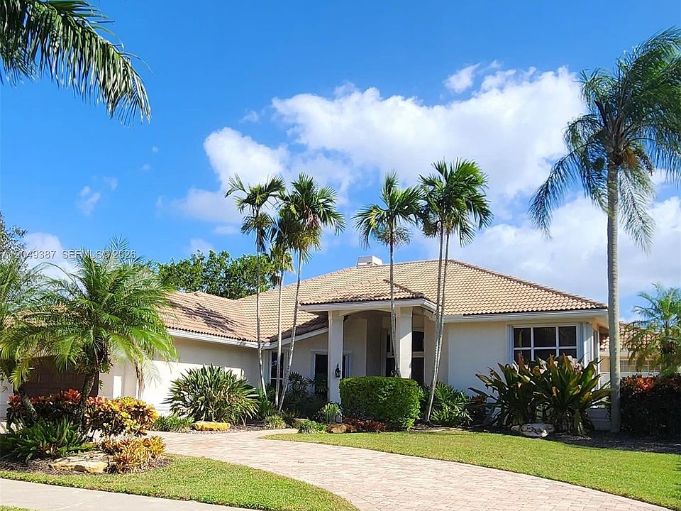 1st image of 405 Sabal Way