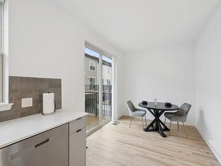 Waverly Creek Townhomes — Photo 4