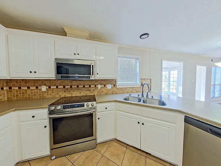 408 Bristol Rd — Photo 16