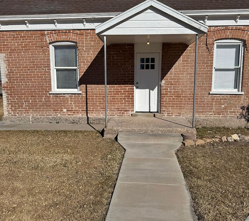 1st image of 290 W Main St