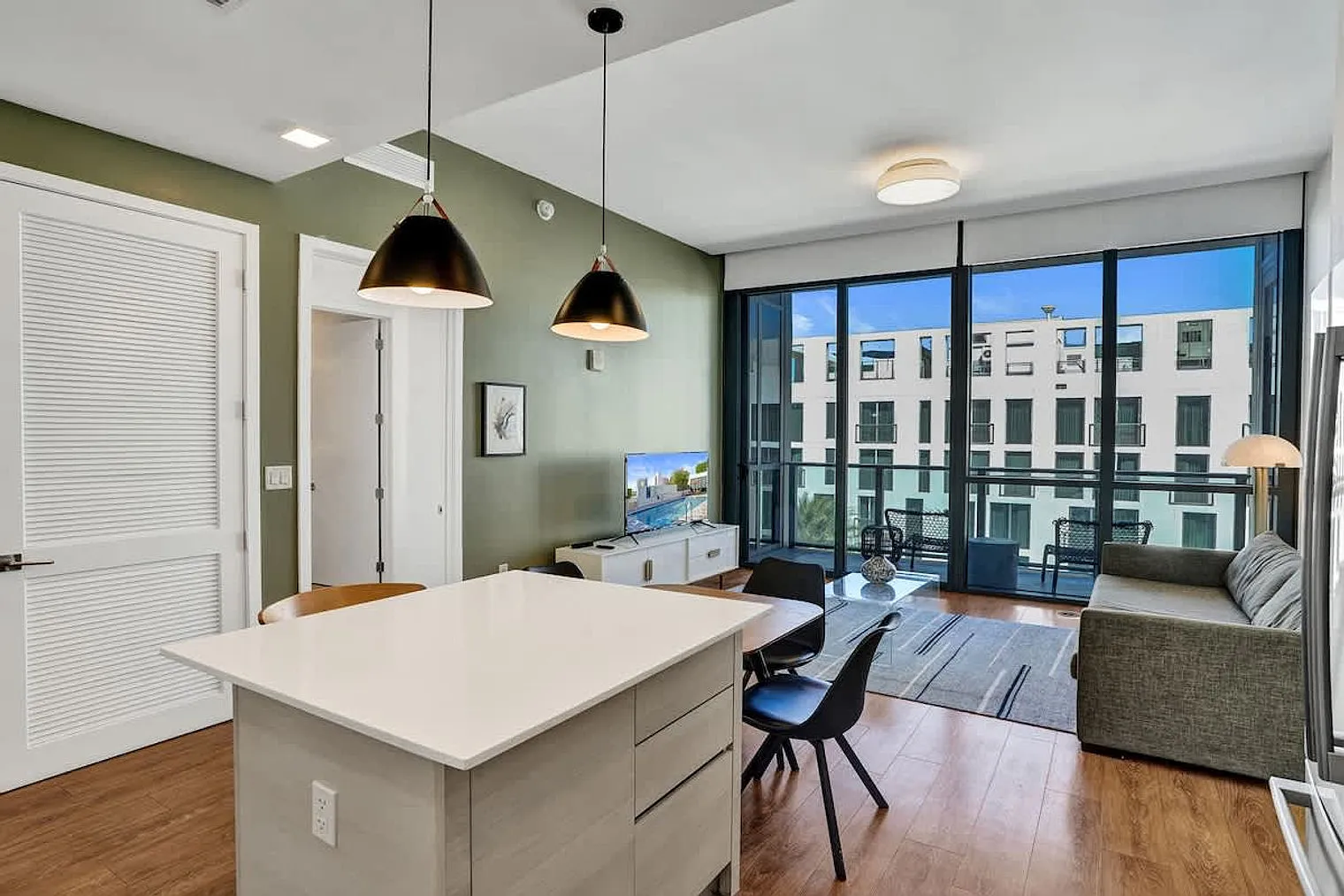2 bed, 2.0 bath, $9,518 — Photo 1