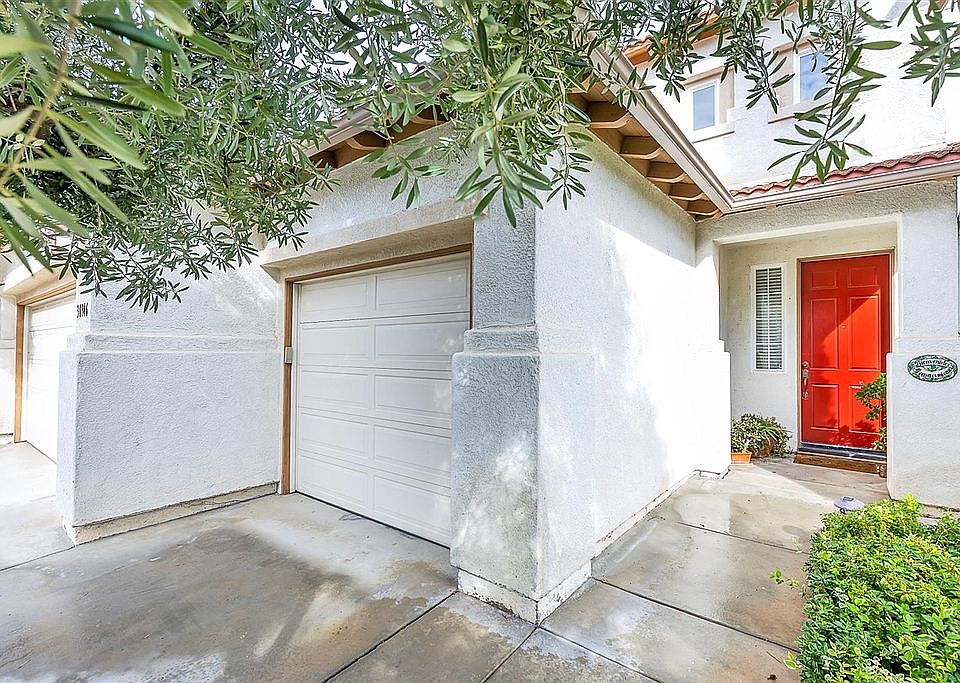 1st image of 30946 Crystalaire Dr