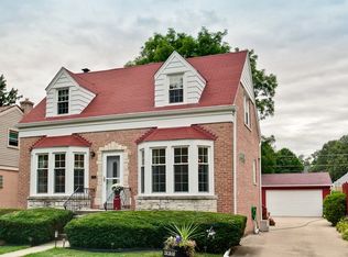 414 S Main St, Mount Prospect, IL 60056