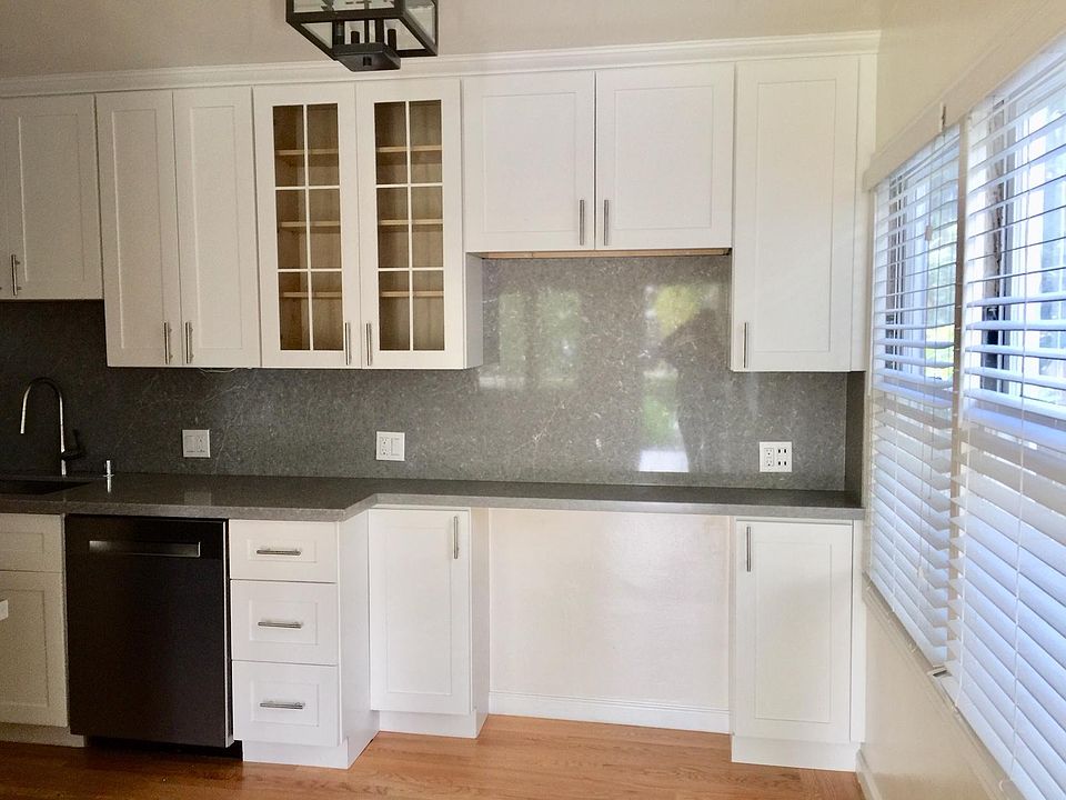 1st image of 165 N California Ave #3