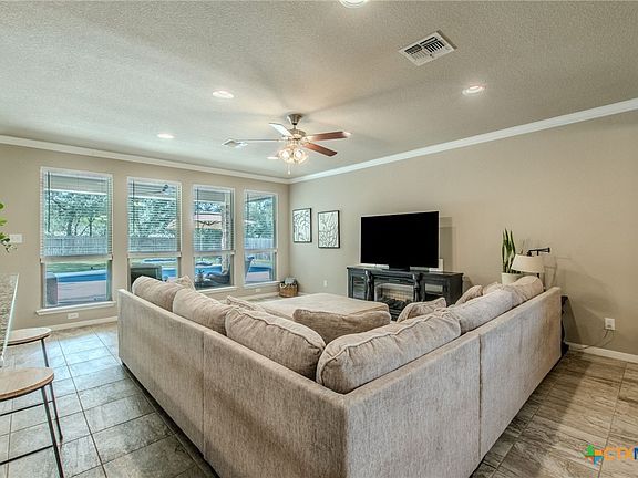 3rd image of 206 Lasata Ln