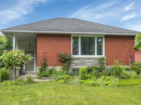 1075 Secord Ave, Ottawa, ON K1H 8C7