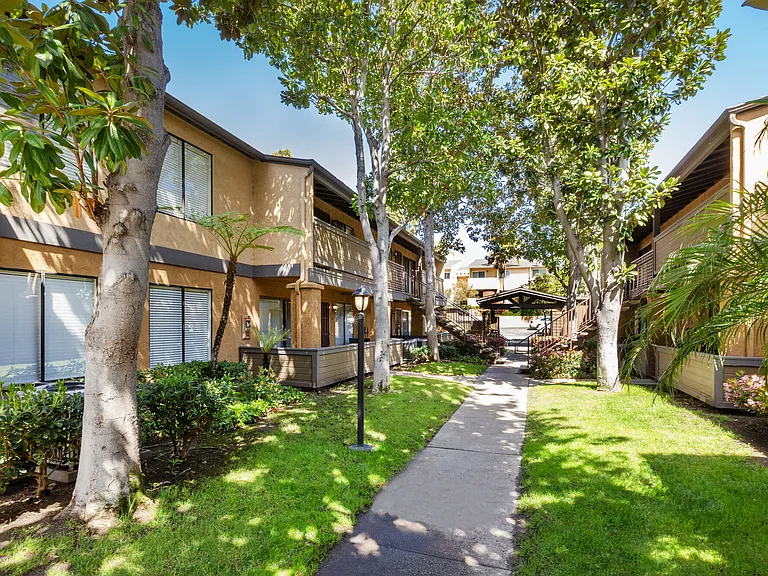 Elan Scripps Terrace — Photo 5