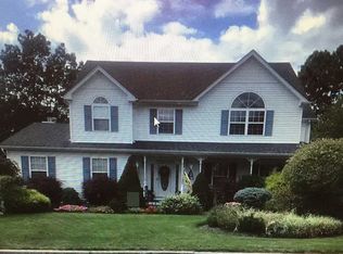 8 Evergreen Ave, Pt Jefferson Station, NY 11776